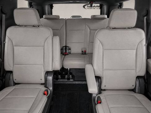 Used 2022 GMC Yukon SLT w/ SLT Luxury Package AWD/4WD image 15