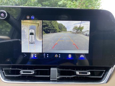 Used 2026 Chevrolet Equinox ACTIV w/ Safety and Technology Package FWD image 28