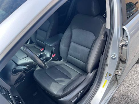 Used 2017 Hyundai Elantra Value Edition FWD image 19