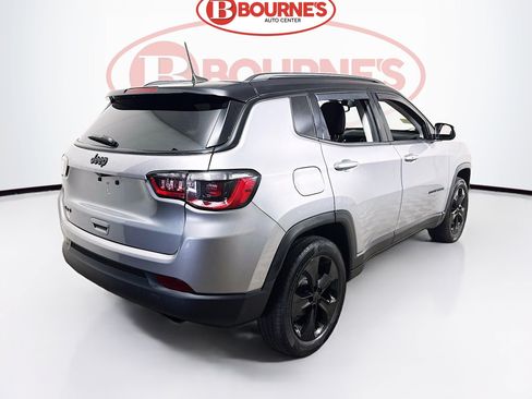 Used 2021 Jeep Compass Latitude w/ Sun and Sound Group AWD/4WD image 9