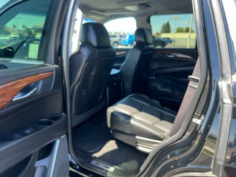 Used 2015 Cadillac Escalade Premium AWD/4WD image 29