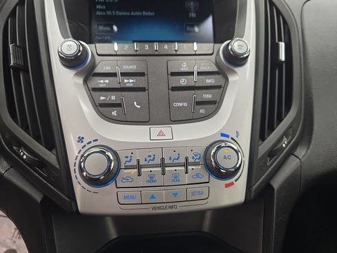 Used 2017 Chevrolet Equinox LS FWD image 24