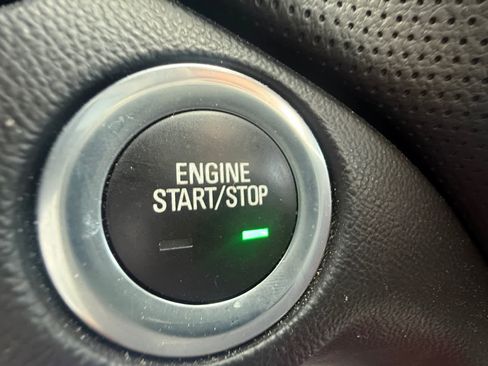 Used 2022 Chevrolet Equinox Premier image 25