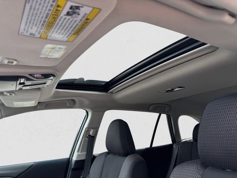 Used 2021 Subaru Outback Premium image 18