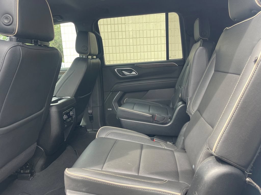 Used 2023 Chevrolet Suburban Premier AWD/4WD image 12