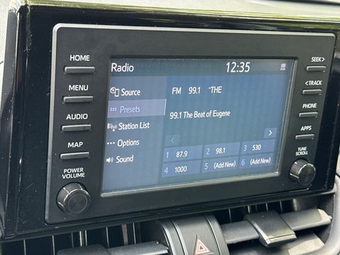 Used 2019 Toyota RAV4 LE FWD image 20