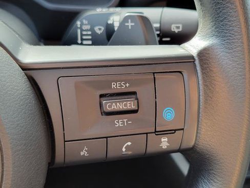Used 2024 Nissan Rogue SV AWD/4WD image 17