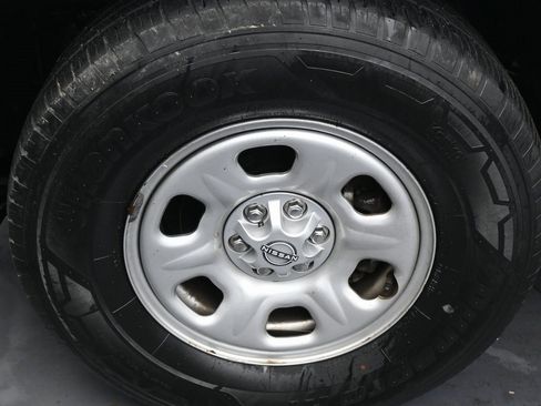 Used 2022 Nissan Frontier S image 35