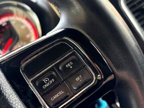 Used 2018 Dodge Grand Caravan SE image 21