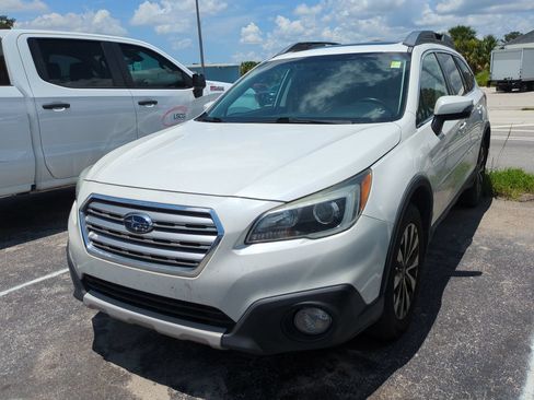 Used 2016 Subaru Outback 2.5i Limited AWD/4WD image 6