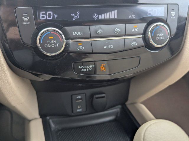 Used 2014 Nissan Rogue SV AWD/4WD image 20