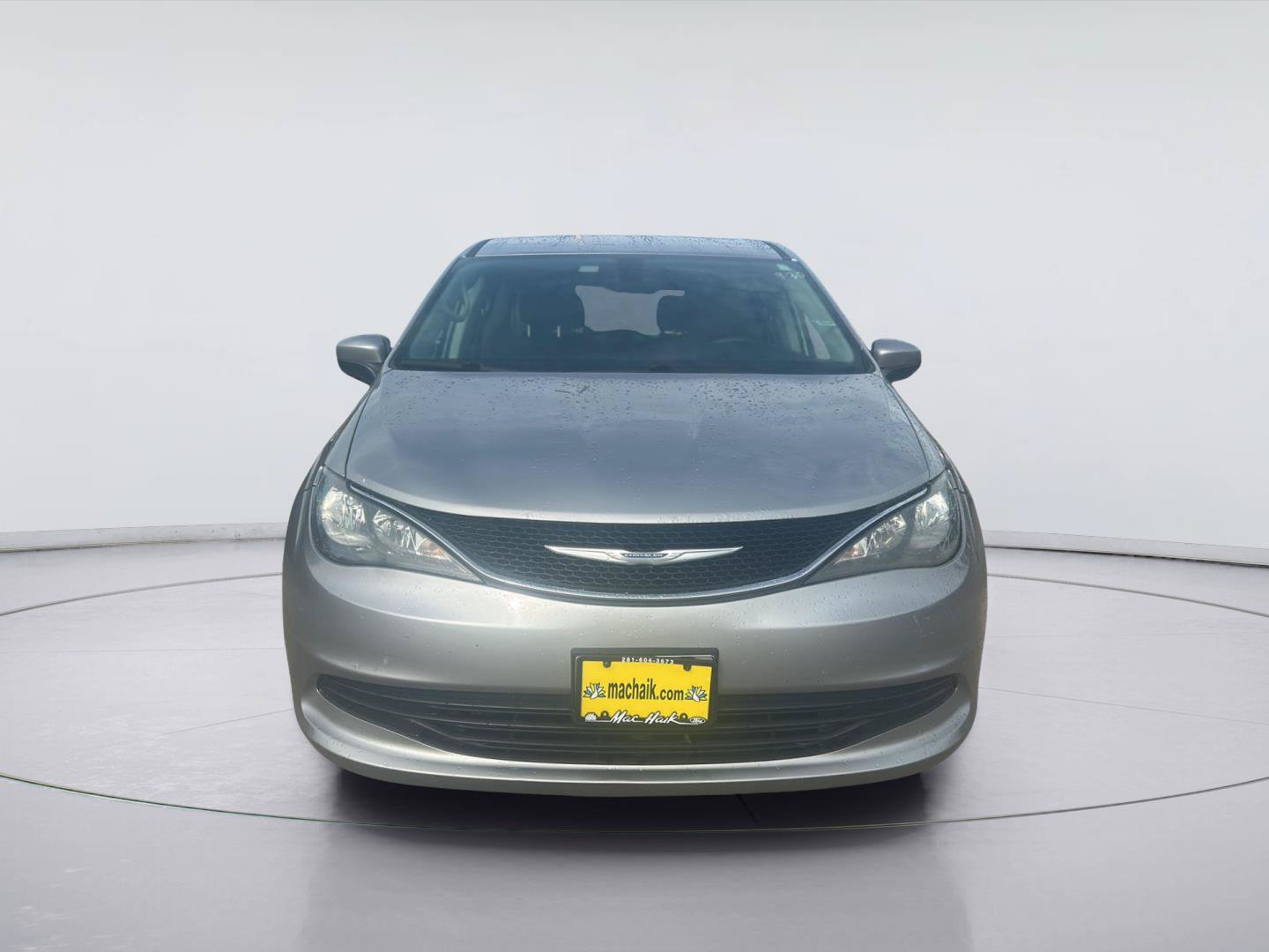 Used 2017 Chrysler Pacifica Touring FWD image 2