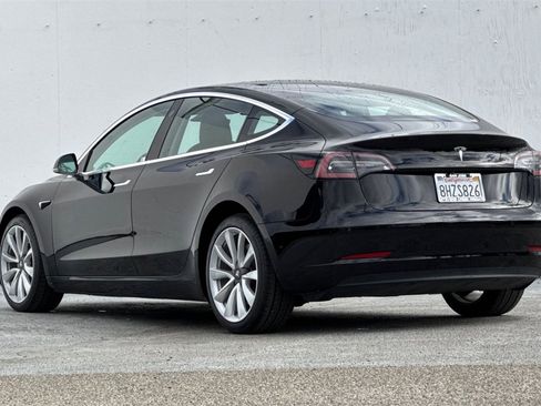 Used 2018 Tesla Model 3 Mid Range image 6