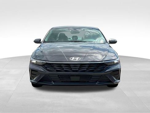 New 2025 Hyundai Elantra SEL image 12
