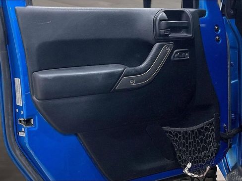 Used 2015 Jeep Wrangler Unlimited Sport w/ Power Convenience Group image 21