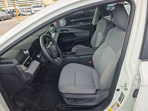 Used 2025 Toyota Camry LE w/ Convenience Package FWD image 3
