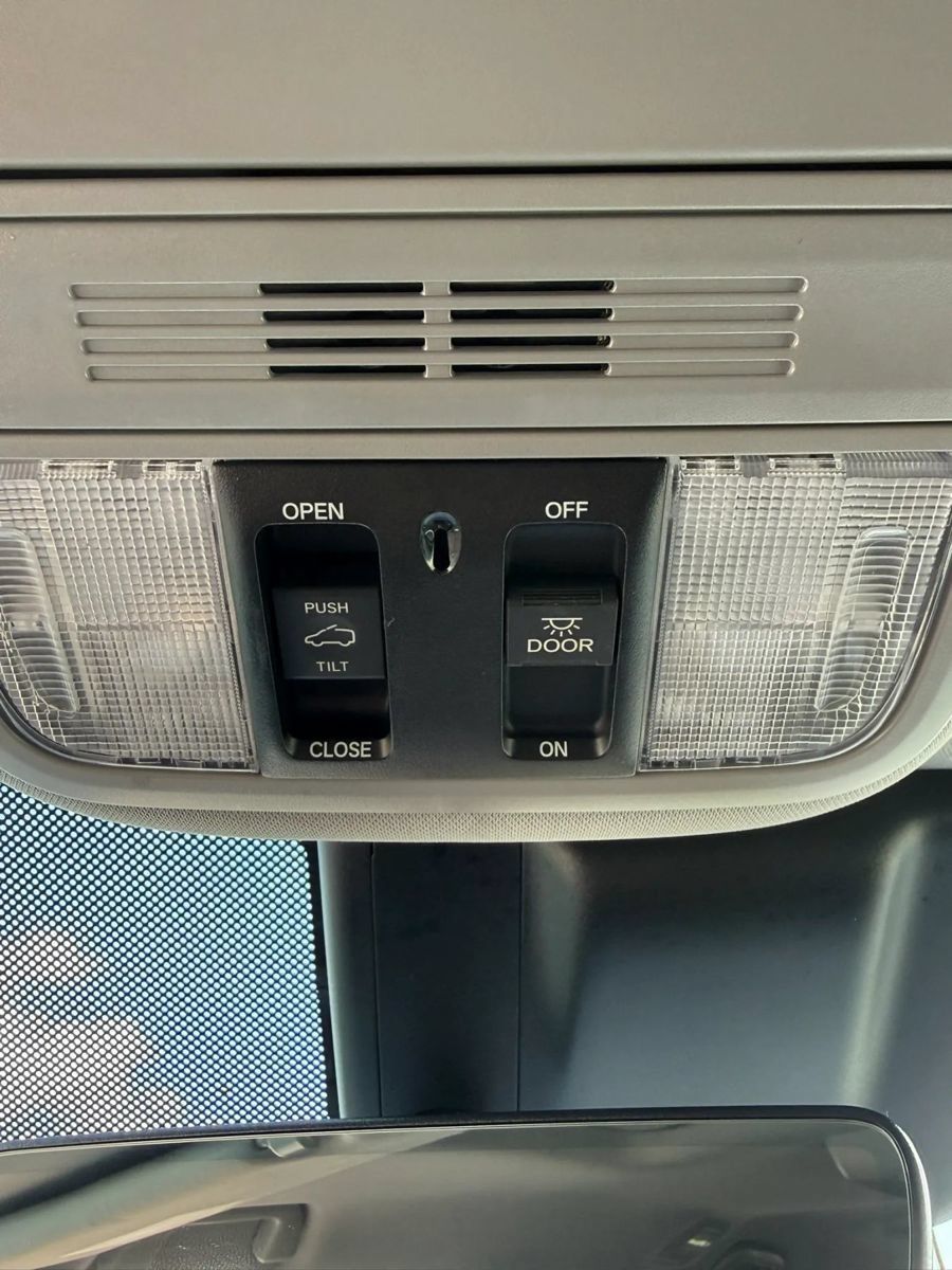 Used 2020 Honda Odyssey EX-L image 32