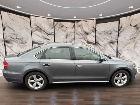 Used 2015 Volkswagen Passat 1.8T Limited Edition image 7