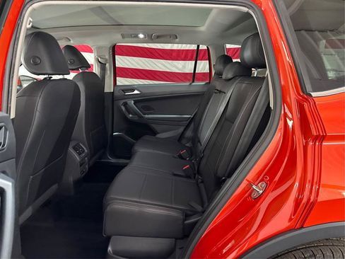 Used 2019 Volkswagen Tiguan SE w/ Panoramic Sunroof Package AWD/4WD image 10