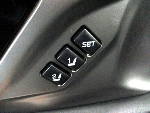 Used 2021 Subaru Outback Limited image 16