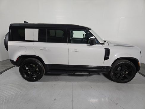New 2026 Land Rover Defender 110 X-Dynamic SE AWD/4WD image 6