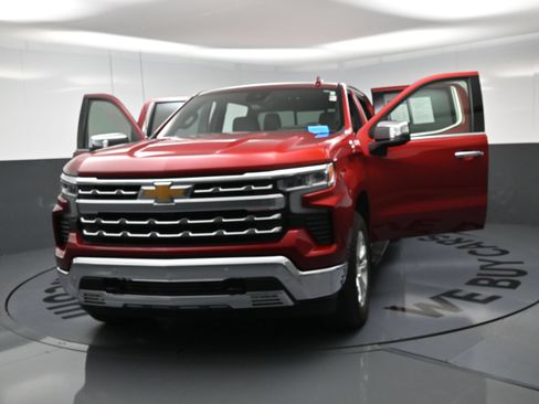 Used 2023 Chevrolet Silverado 1500 LTZ w/ LTZ Premium Package AWD/4WD image 13