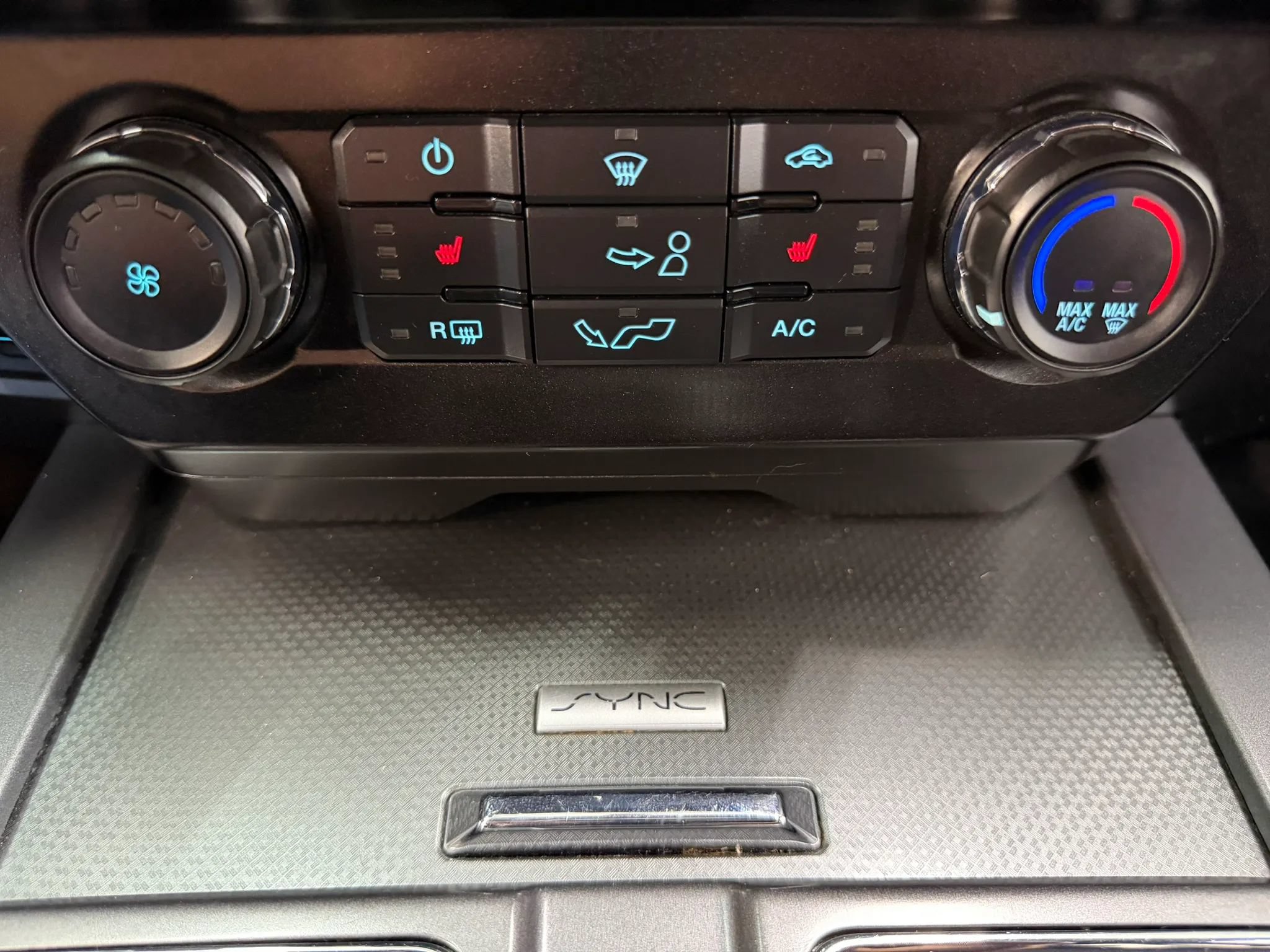 Used 2015 Ford F150 XLT w/ Equipment Group 302A Luxury AWD/4WD image 26