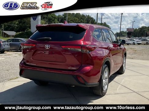 Used 2020 Toyota Highlander LE AWD/4WD image 7
