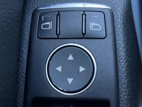 Used 2013 Mercedes-Benz C 250 Sedan image 46