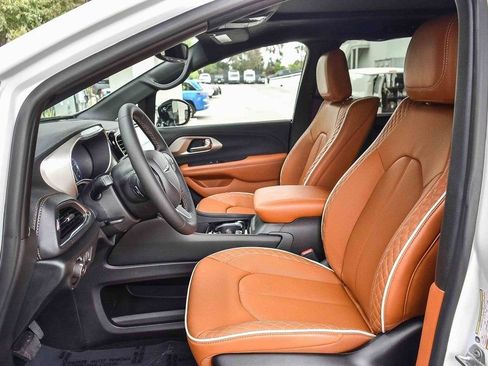 New 2026 Chrysler Pacifica Pinnacle w/ Trailer Tow Group image 17