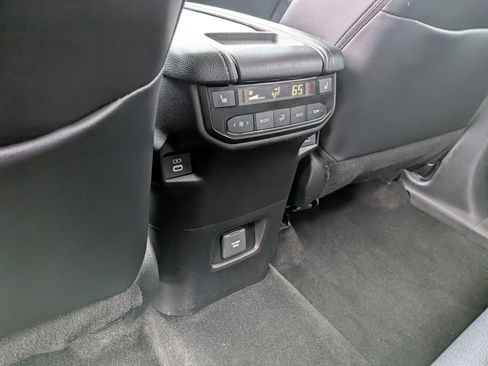 Used 2024 Toyota Grand Highlander Limited image 19