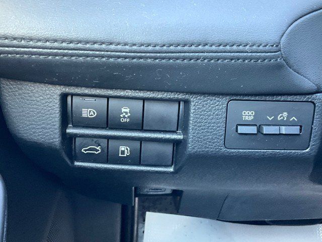 Used 2019 Toyota Avalon XLE w/ Moonroof Package FWD image 12