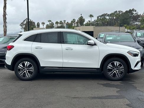 New 2025 Mercedes-Benz GLA 250 image 2