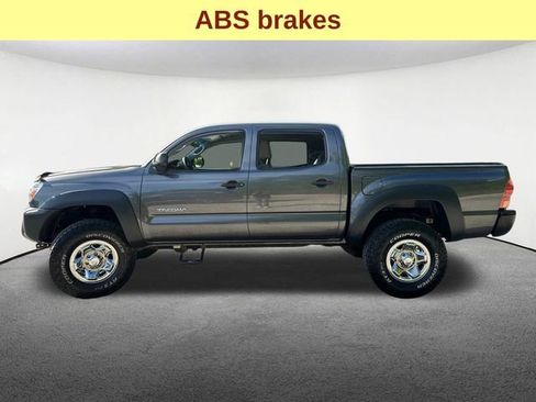Used 2015 Toyota Tacoma 4x4 Double Cab w/ Convenience Package image 6