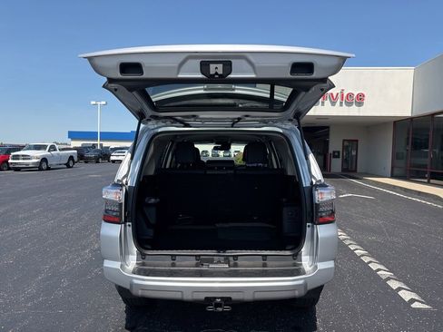 Used 2024 Toyota 4Runner TRD Off-Road Premium image 13