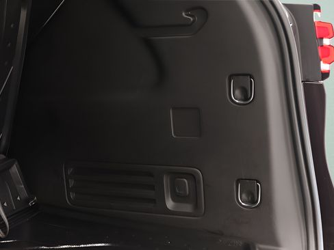 Used 2023 Chevrolet Traverse LT w/ LPO, Floor Liner Package AWD/4WD image 28