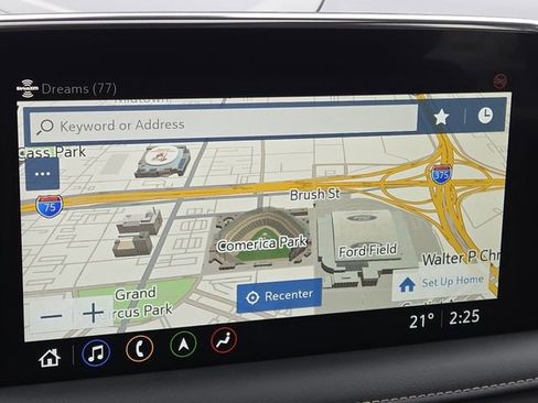 Used 2021 GMC Yukon SLT w/ SLT Premium Package image 4