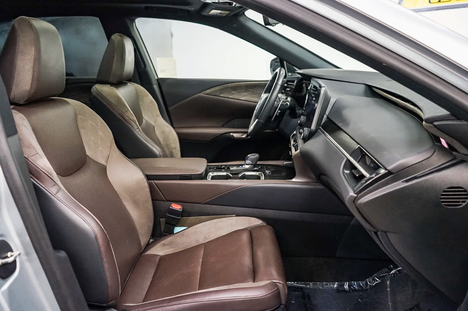 Used 2023 Lexus RX 350 FWD w/ Cold Area Package image 17