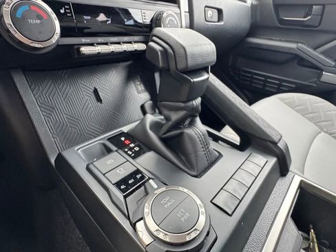 Used 2024 Toyota Tacoma SR5 AWD/4WD image 20