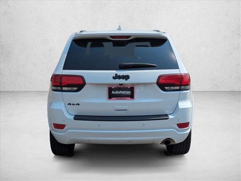 Used 2022 Jeep Grand Cherokee Laredo X AWD/4WD image 7