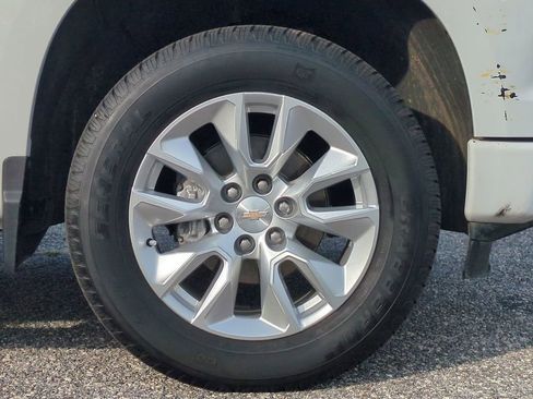 Used 2025 Chevrolet Silverado 1500 Custom image 12