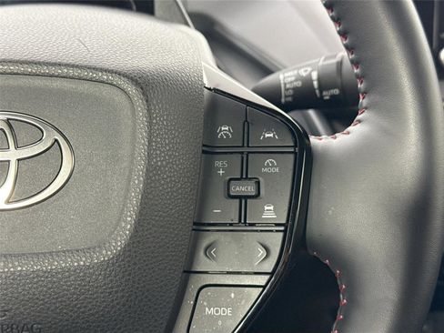 Certified 2025 Toyota Prius Plug-In Hybrid image 18