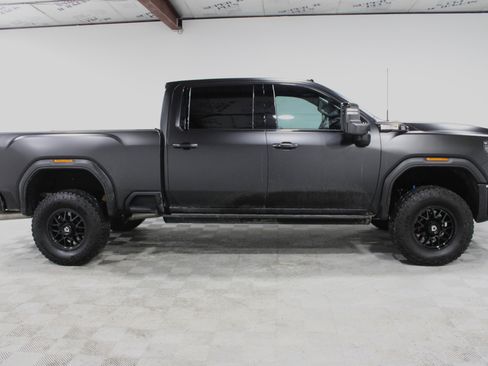 Used 2024 GMC Sierra 2500 AT4X image 27