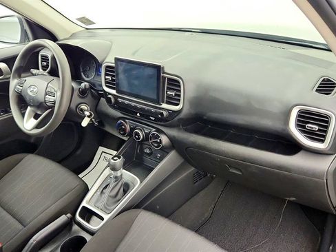 Used 2021 Hyundai Venue SE FWD image 23