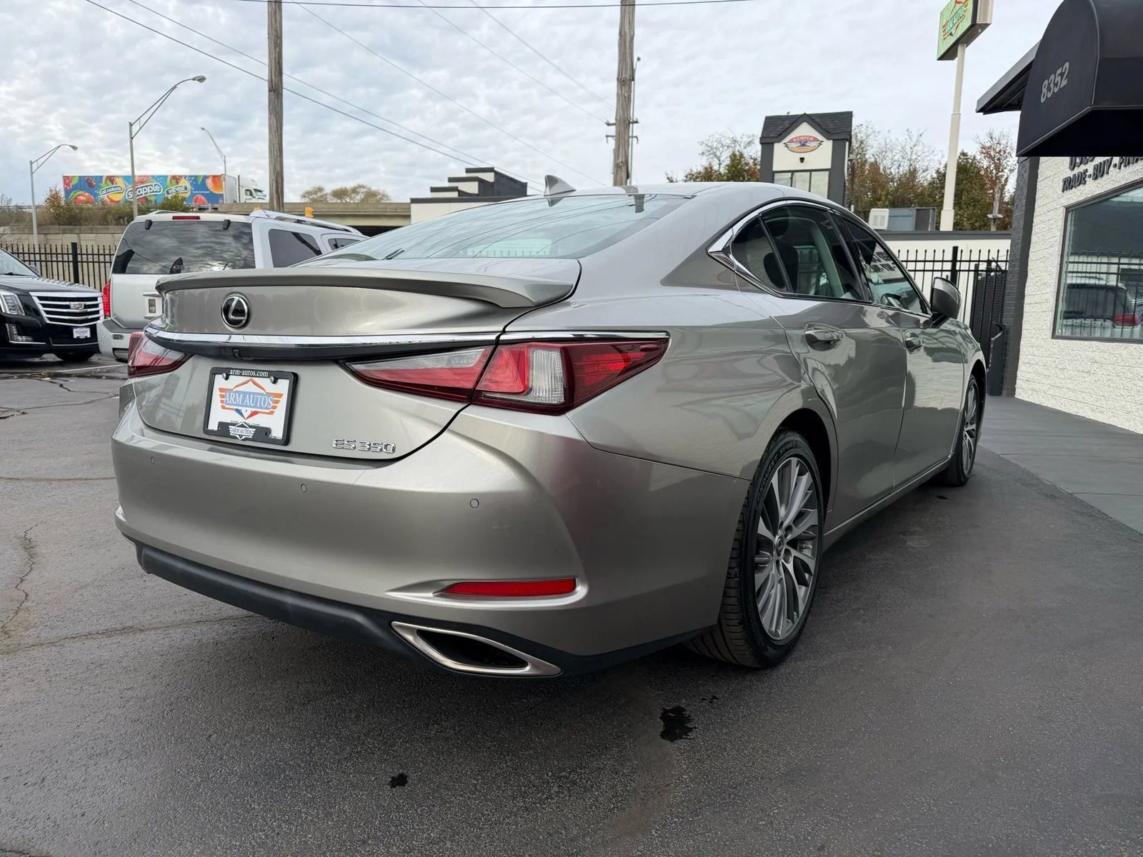 Used 2020 Lexus ES 350 w/ Premium Package FWD image 7