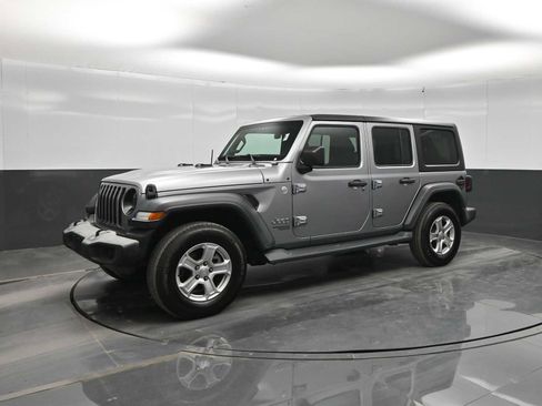 Used 2018 Jeep Wrangler Unlimited Sport S AWD/4WD image 4