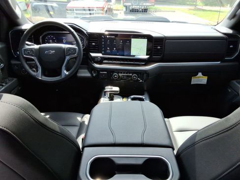 Certified 2025 Chevrolet Silverado 1500 LT Trail Boss w/ Convenience Package II AWD/4WD image 22