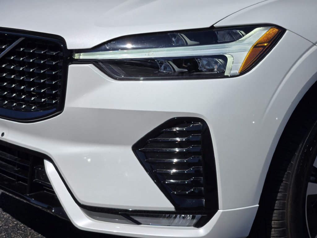 Certified 2025 Volvo XC60 B5 Core w/ Protection Package Premier AWD/4WD image 8