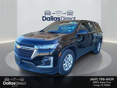 Used 2022 Chevrolet Traverse LS image 2