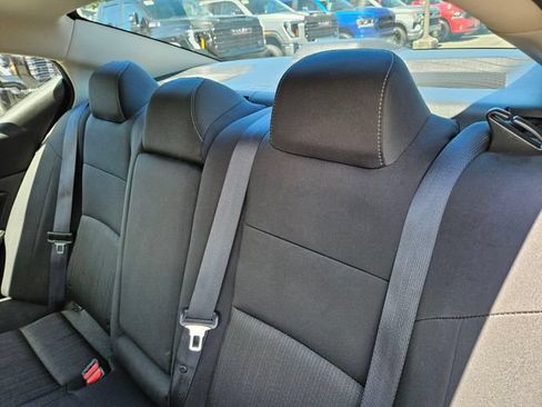 Used 2024 Nissan Altima 2.5 SV FWD image 17